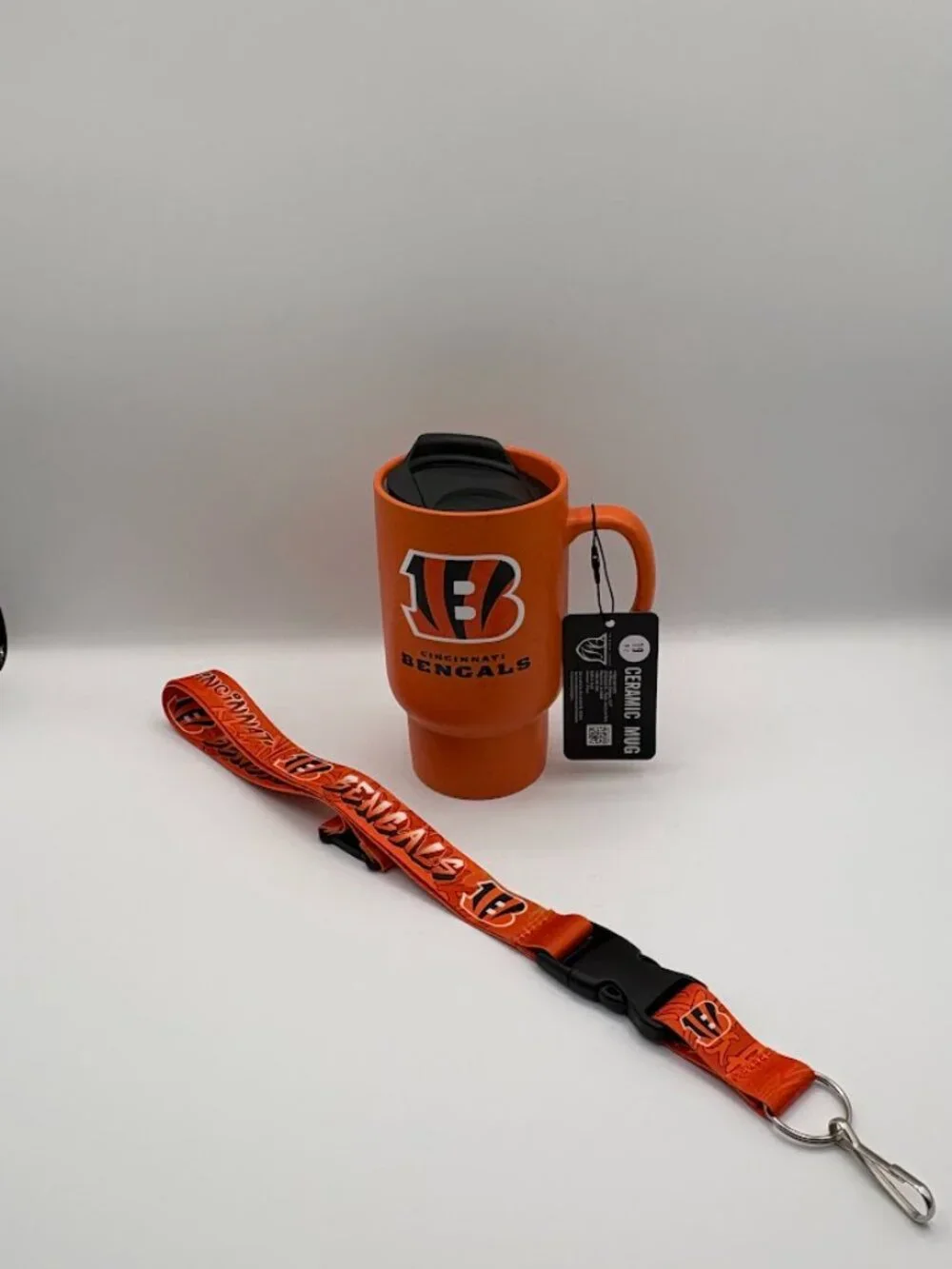 Cincinnati Bengals 19oz Ceramic Travel Mug and Lanyard. New